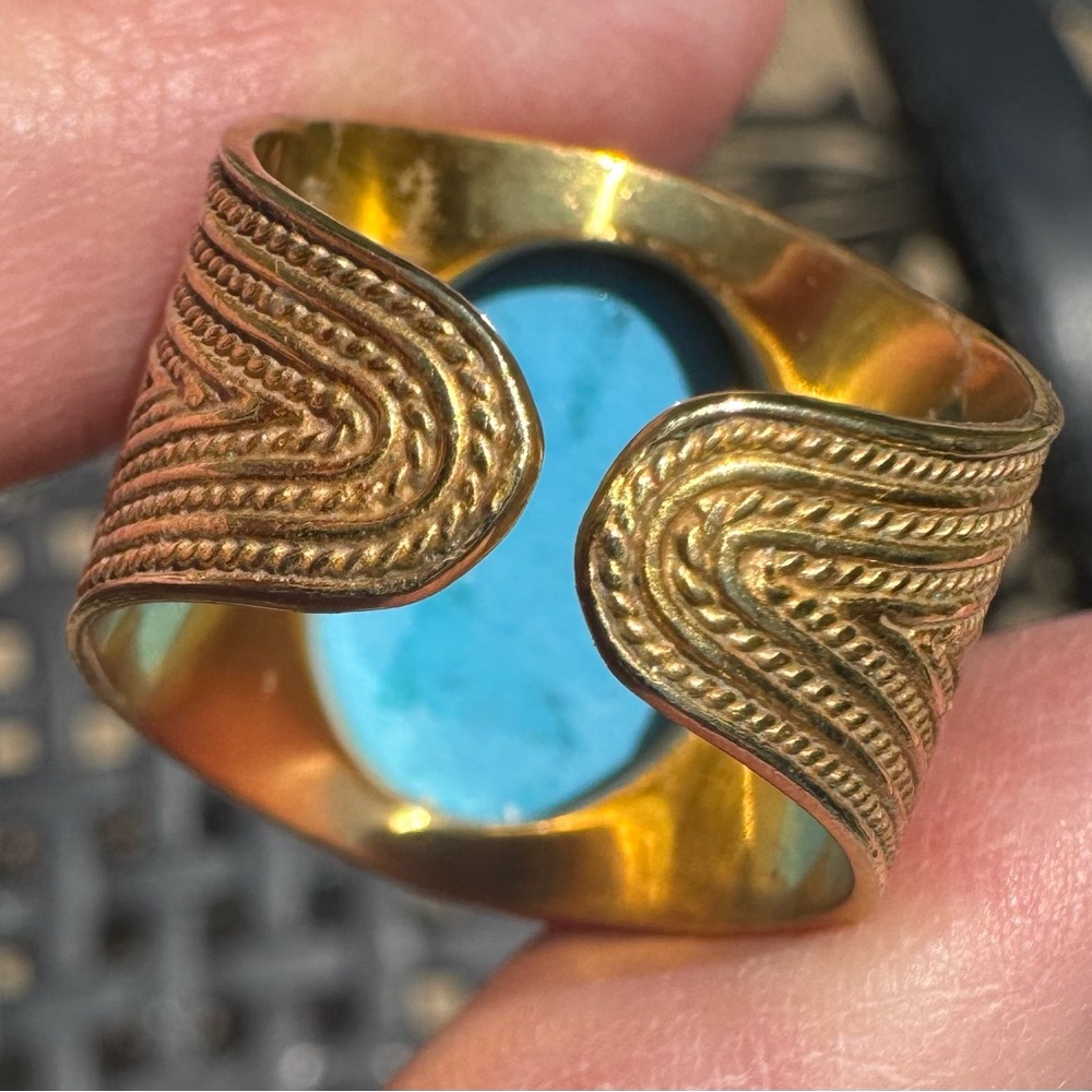 Julie Vos Verona Statement Ring in Gold and Blue sz 7. Adjustable - Picture 5 of 6